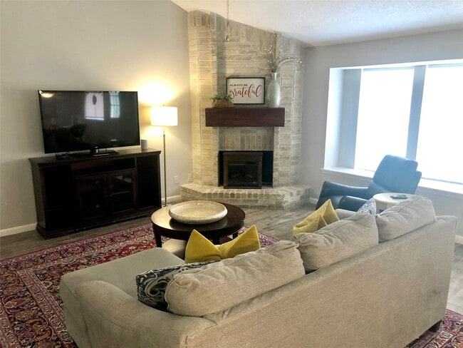 Foto del edificio - 1003 Shadow Mountain Dr