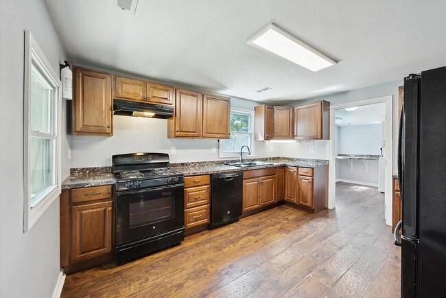 Foto del edificio - 330 Richmond Ave