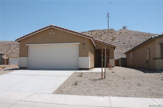 Building Photo - 2474 Tapatio Dr