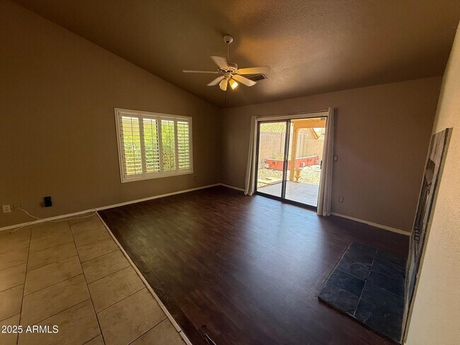 Foto del edificio - 11289 E Sunnyside Dr