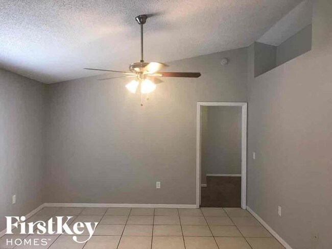 Foto del edificio - 7424 Little Pond Ct