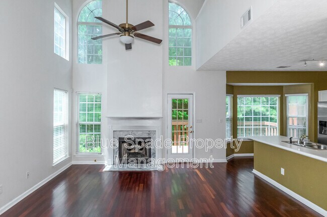 Foto del edificio - 2499 Valley Cove Dr