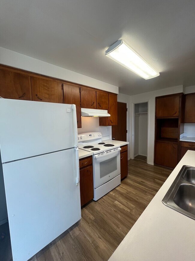 Foto del edificio - 2-Bedroom 1-Bathroom Duplex in Eugene