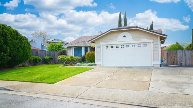 Building Photo - Super Cute with Lots to Offer!