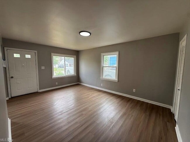 Building Photo - Two bedroom one bathroom single story home for rent