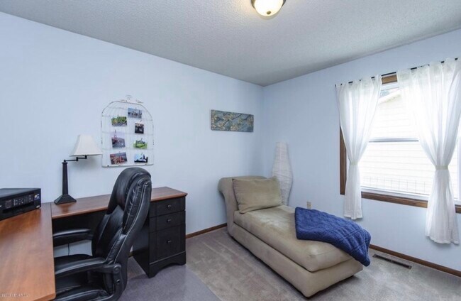 Foto del edificio - 3401 9th Ave NW
