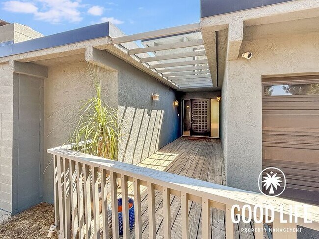 Foto del edificio - 9400 Crest Dr
