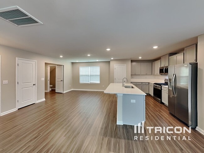 Building Photo - 1361 Woodhouse Dr