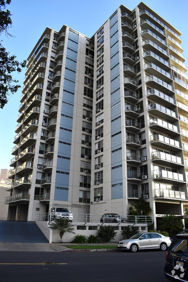 Building Photo - 1645 Ala Wai Blvd