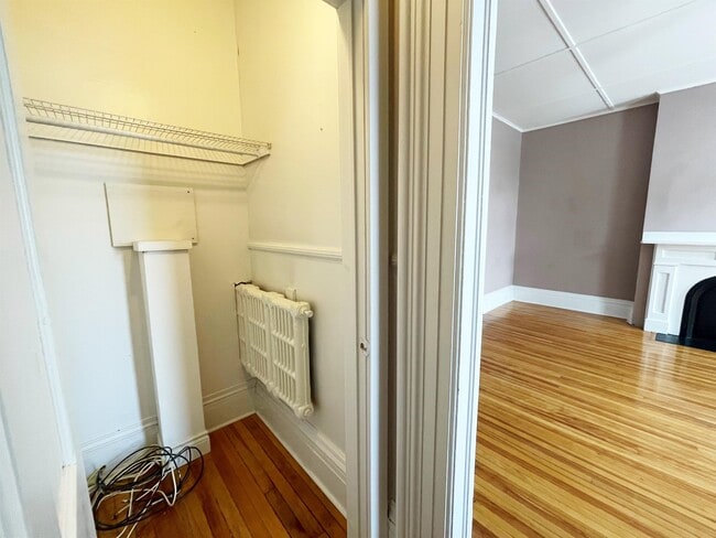 Building Photo - 121 Wright St