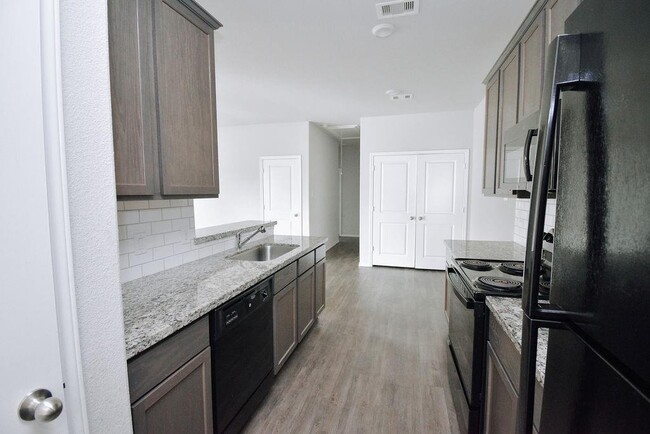Building Photo - 26479 Joy Village Dr