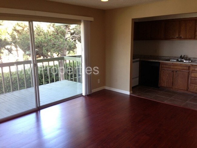 Building Photo - 615 Stratford Ct