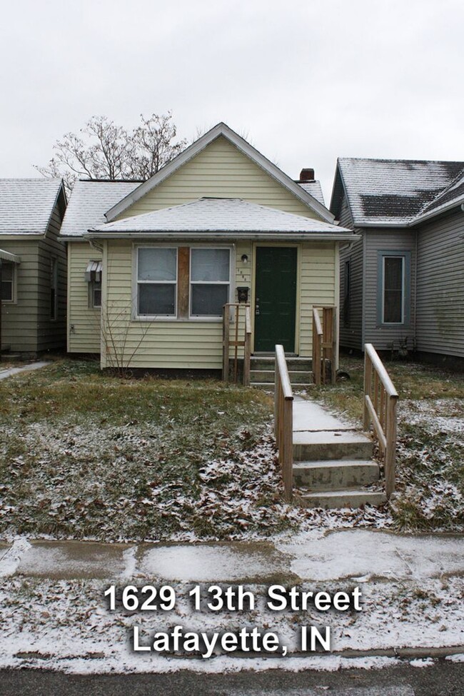 Building Photo - 2 bed 1 bath home with garage