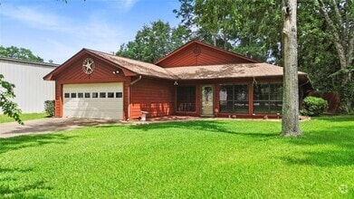 Building Photo - 2101 Bush Dr
