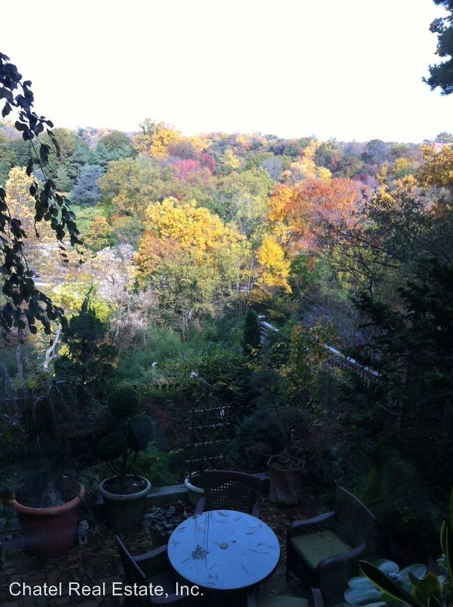 Foto del edificio - 2812 Adams Mill Rd NW