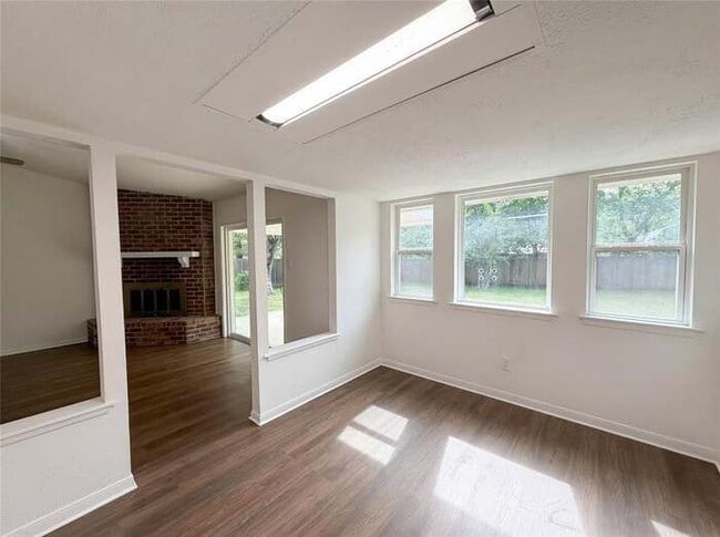 Building Photo - 913 Jayellen Ct