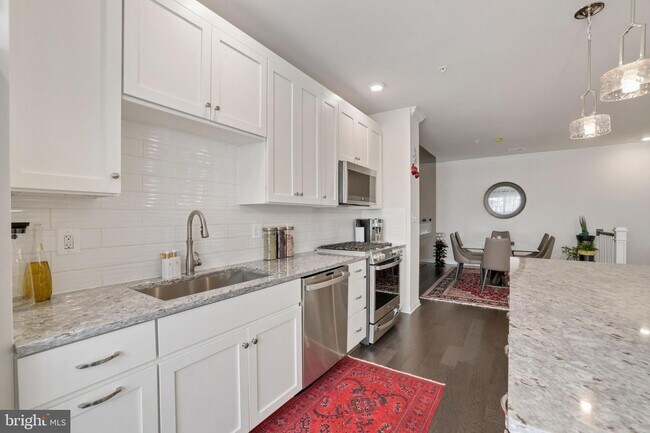 Building Photo - 23275 Milltown Knoll Square