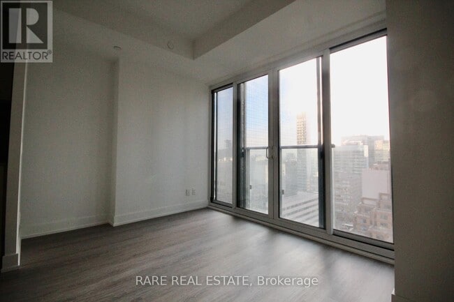 Building Photo - 7 Grenville St