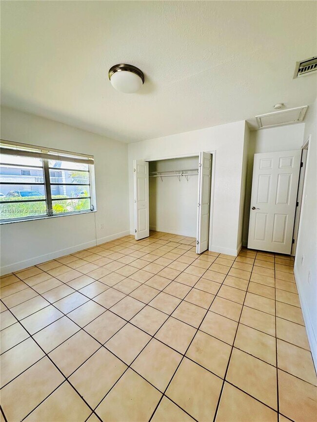 Building Photo - 9433 SW 174th St
