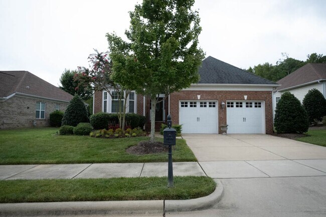 Foto del edificio - **Application Pending** Stunning 3-Bedroom...