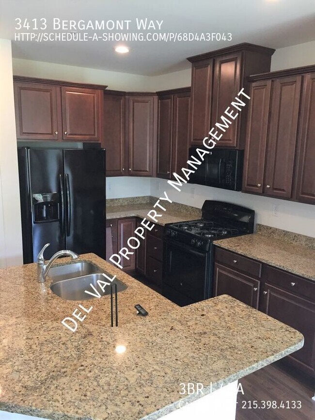 Building Photo - Spacious 3-Bedroom Townhouse for Rent - 34...