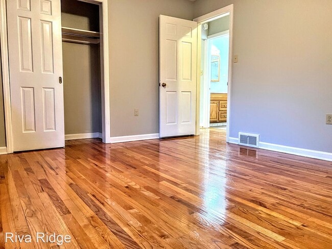 Building Photo - 4 br, 4.5 bath House - 109 Willow Run Road
