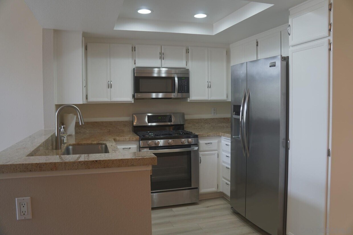 Foto principal - 4015 Carmel View Rd