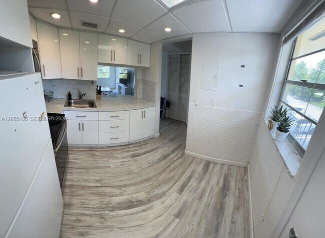 Foto del edificio - 2825 NE 201st Terrace