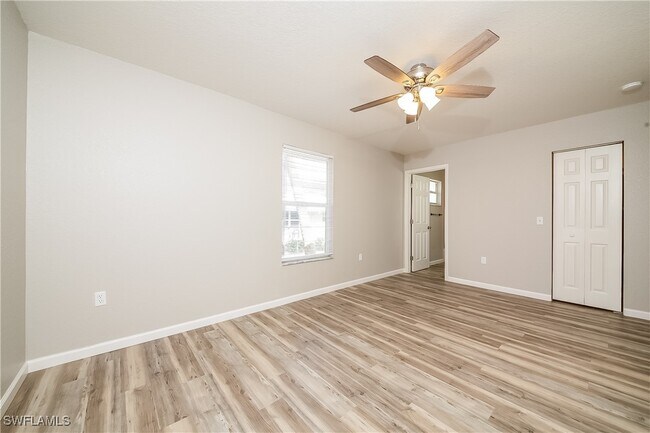 Building Photo - 4816 Pompano Rd