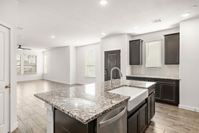 Foto del edificio - 2500 Forest Creek Dr