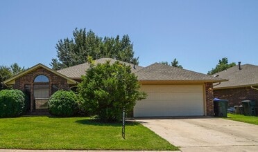 Building Photo - 904 Goshawk Dr