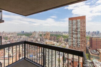 Building Photo - 145 W 67th St
