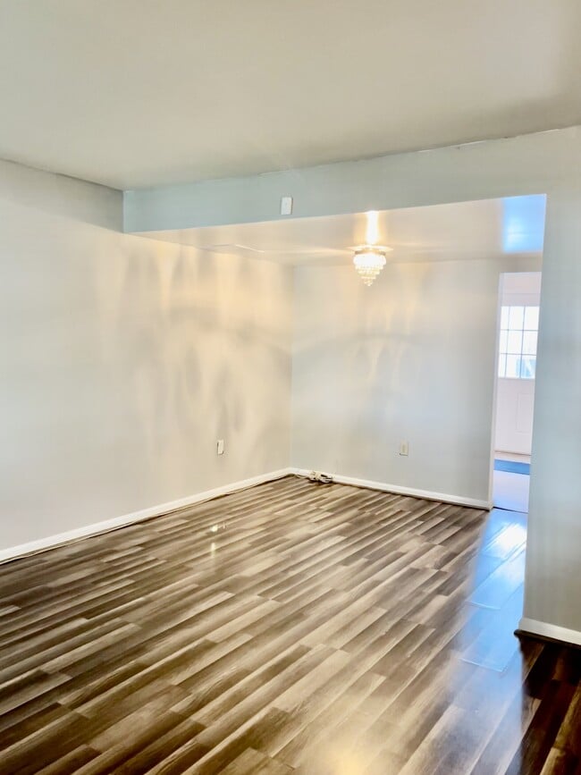 Building Photo - 4194 Bluebird Dr