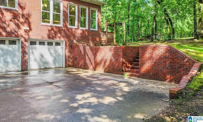 Building Photo - 113 Windwood Cir