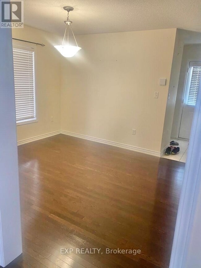 Building Photo - 39 Bloom Dr