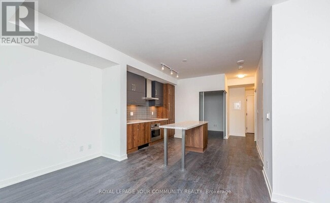 Building Photo - 8119-8119 Birchmount Rd