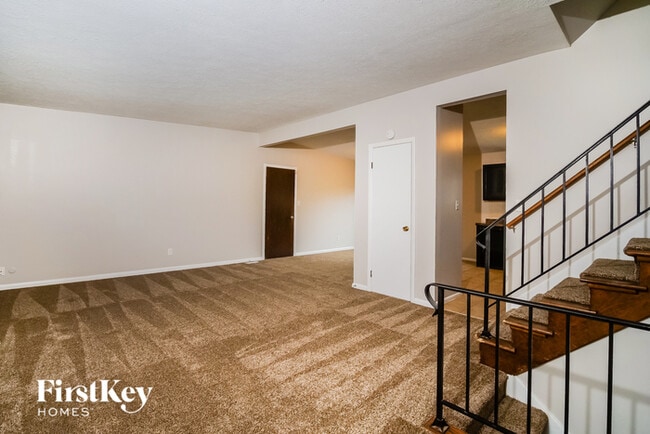 Building Photo - 3102 Kiowa Ct
