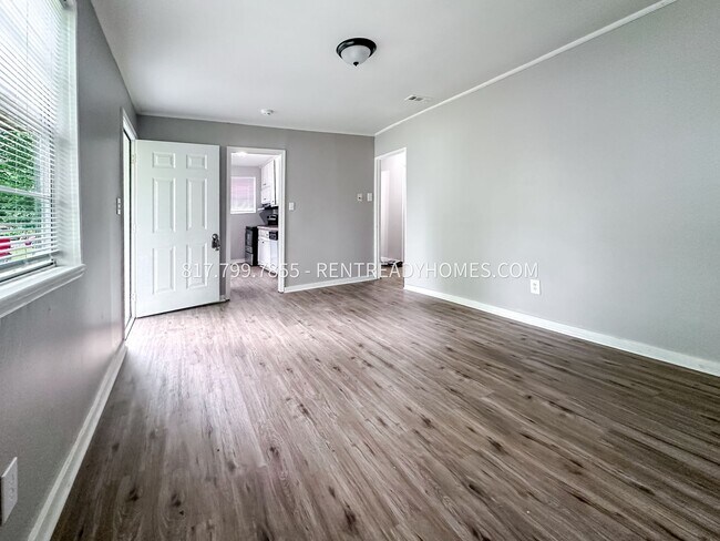 Foto del edificio - 1316 Rayfield Dr