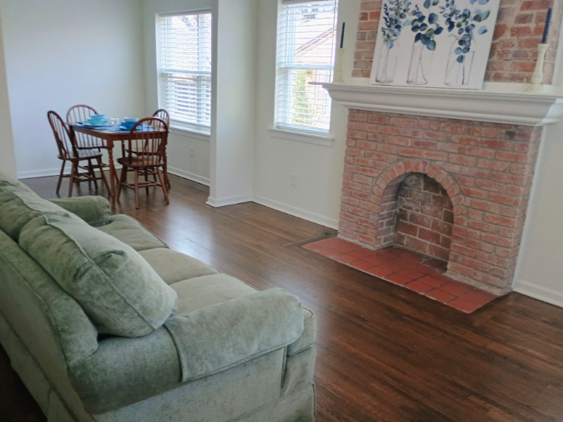 Primary Photo - 1312 S Quaker Ave