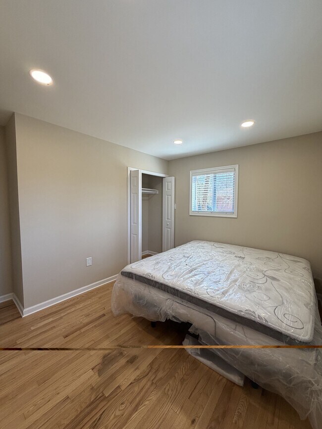 Foto del edificio - 6524 Greenleaf St
