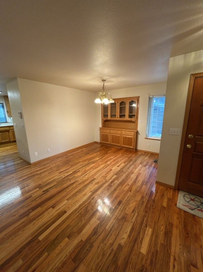 Building Photo - Cozy 3 Bedroom 2 Bath Home Located in Eureka