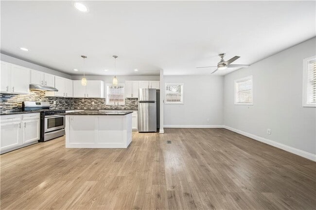 Building Photo - 2653 Tilson Rd