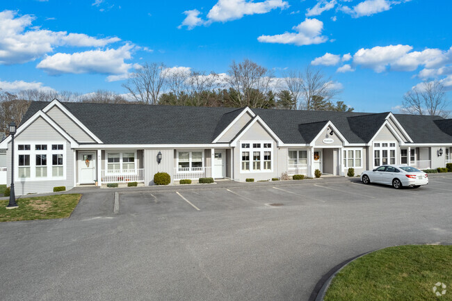 Building Photo - Carriage House Community