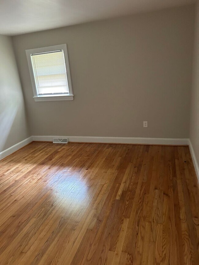 Foto del edificio - 1145 Brownview Dr