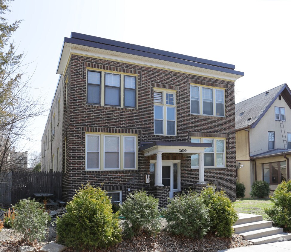 Foto del edificio - 2009 Garfield Ave S