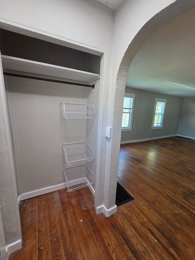 Foto del edificio - Three Bedroom Single Family Home AVAILABLE NOW