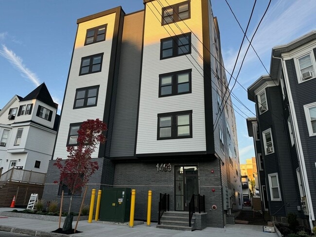 Building Photo - 1493 N Shore Rd