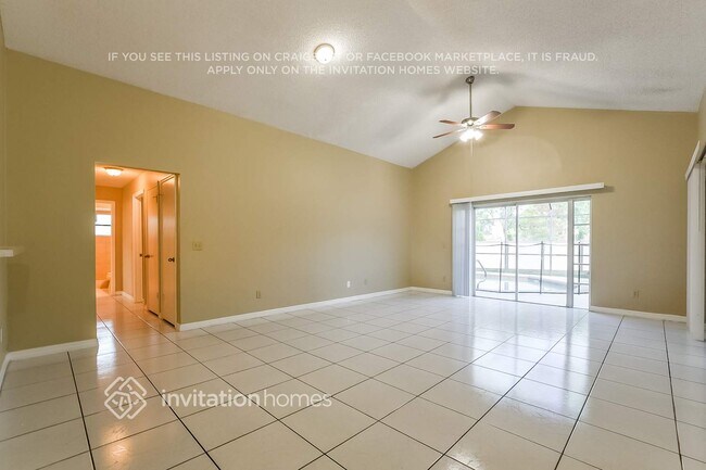 Foto del edificio - 156 Honeywood Dr