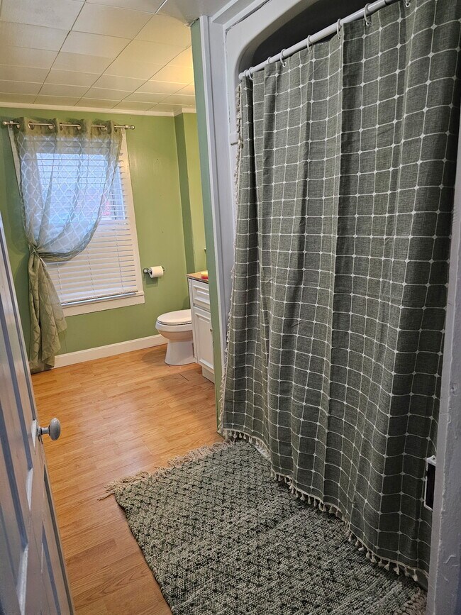 Foto del edificio - 512 Cemetery St