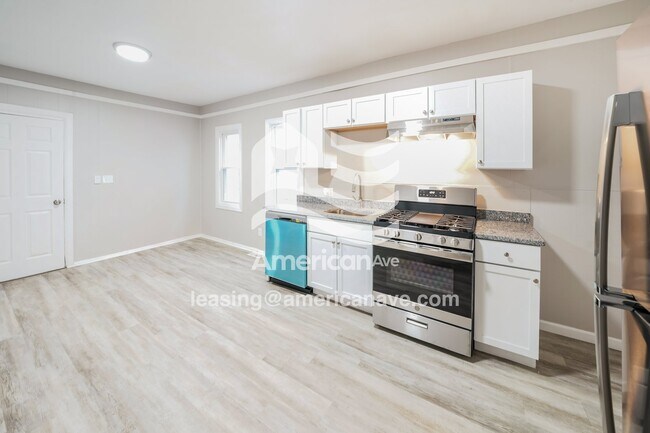 Foto del edificio - 593 Emerson St